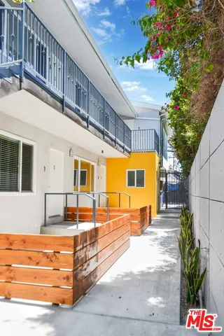 $2,400 | 1444 South Cochran Avenue, Unit 3, Los Angeles, CA 90019