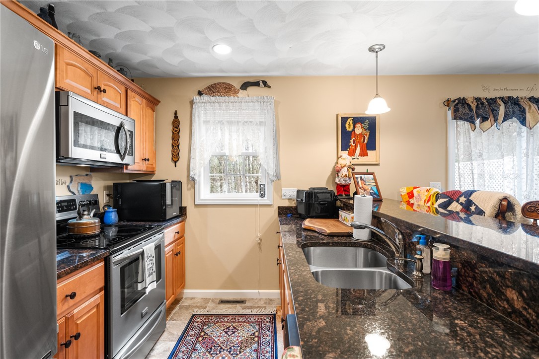 246 Jefferson Road Burrillville, RI 02830 - Photo 11 of 39