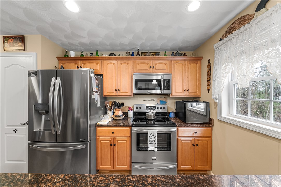 246 Jefferson Road Burrillville, RI 02830 - Photo 14 of 39