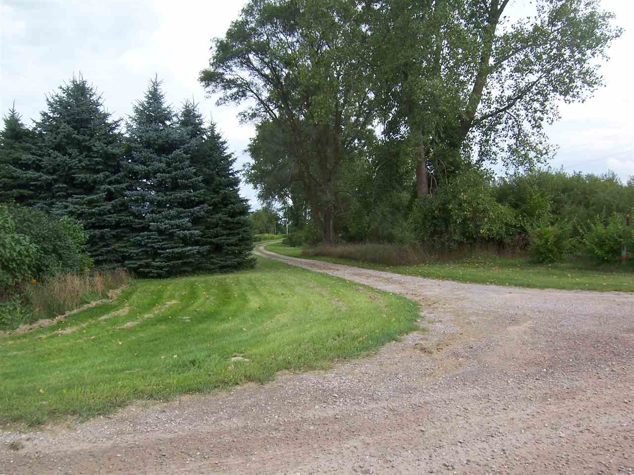 495 South Vandecar Road Mount Pleasant, MI 48858 - Photo 2 of 43 1806264-1.JPG