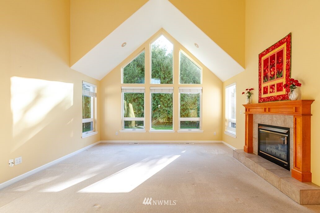 215 Springview Drive Lynden, WA 98264 - Photo 4 of 34 Gallery Image 4