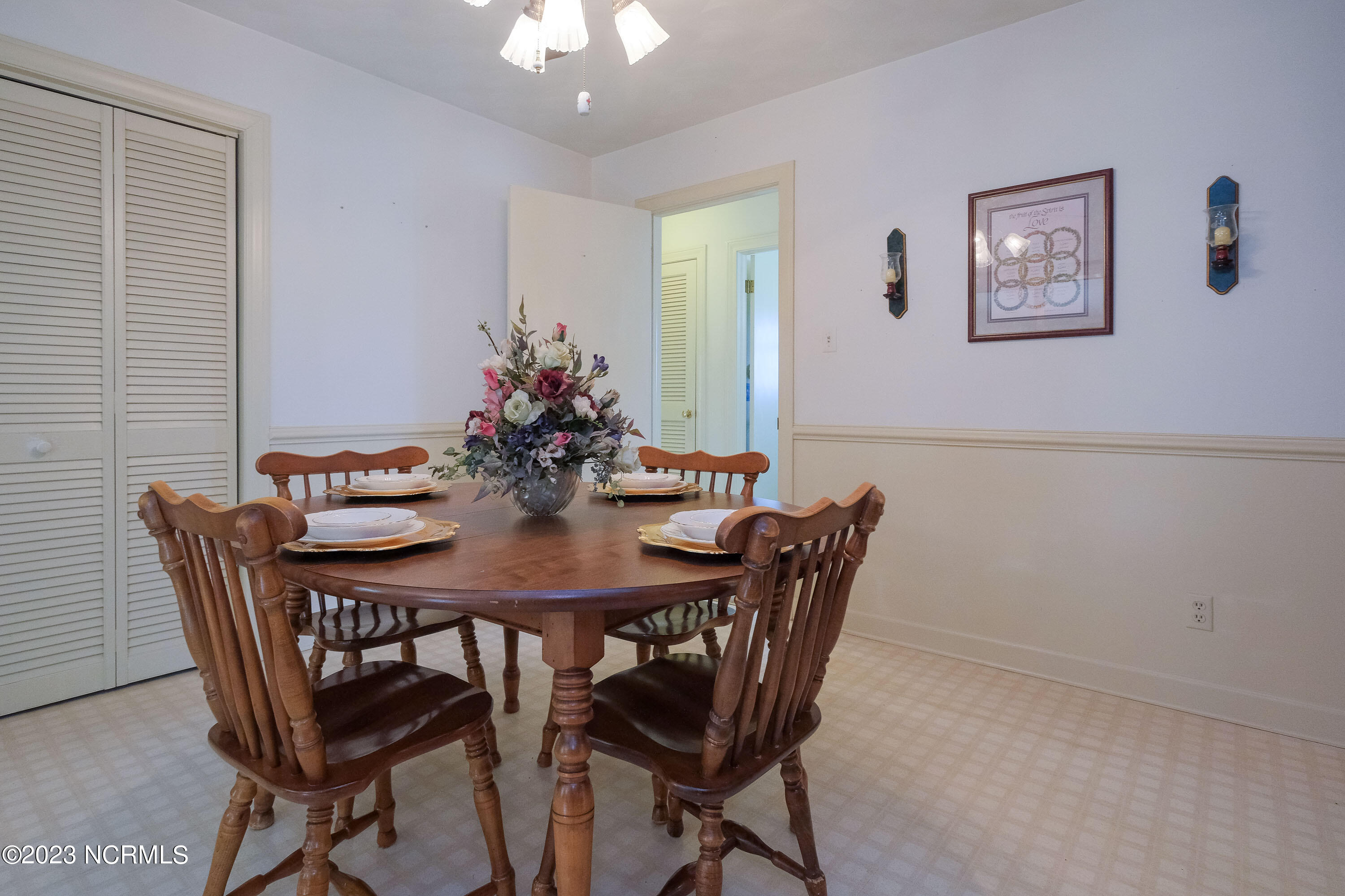 1718 Virginia Road Edenton, NC 27932 - Photo 12 of 18 12- eat in kitchen to hallway