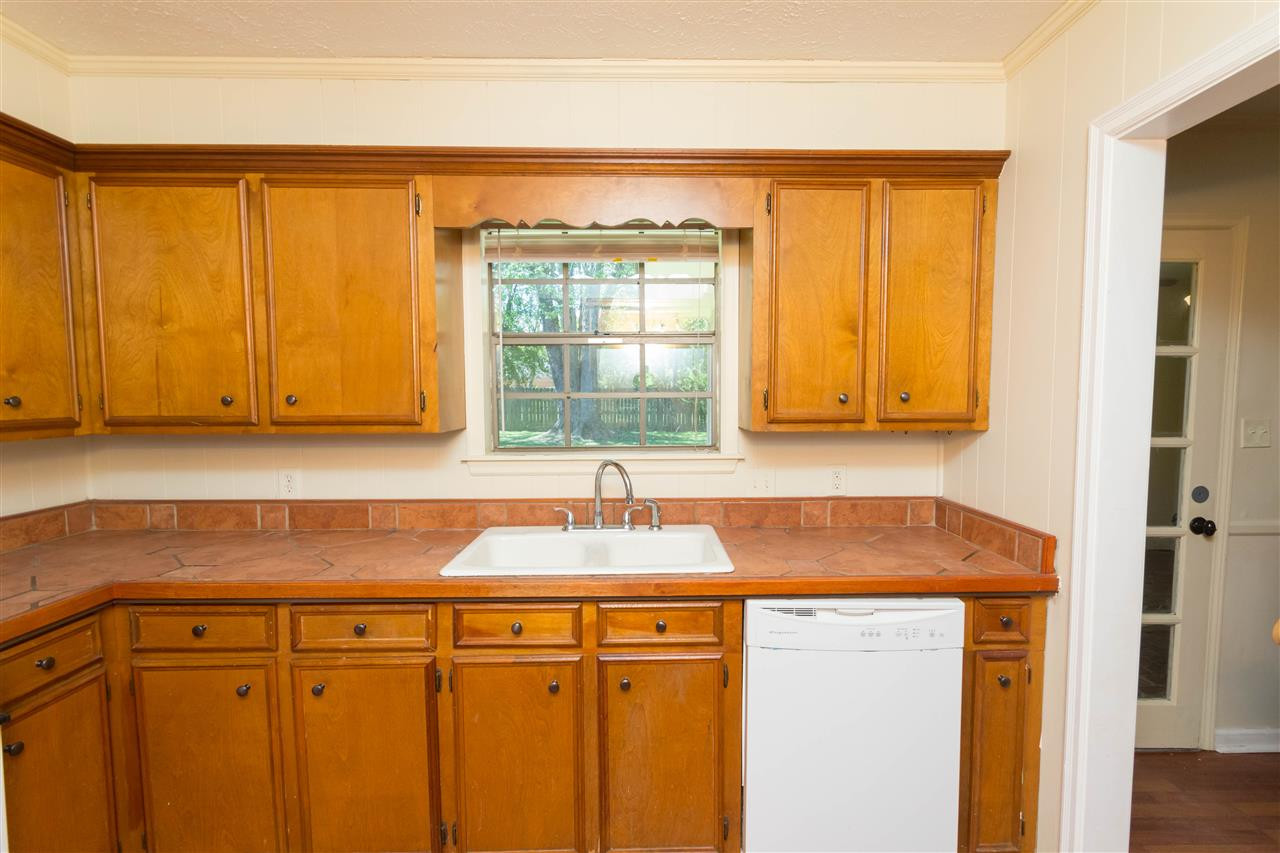 235 Walnut Ridge Street Ridgeland, MS 39157 - Photo 13 of 35 Lots of counter work space