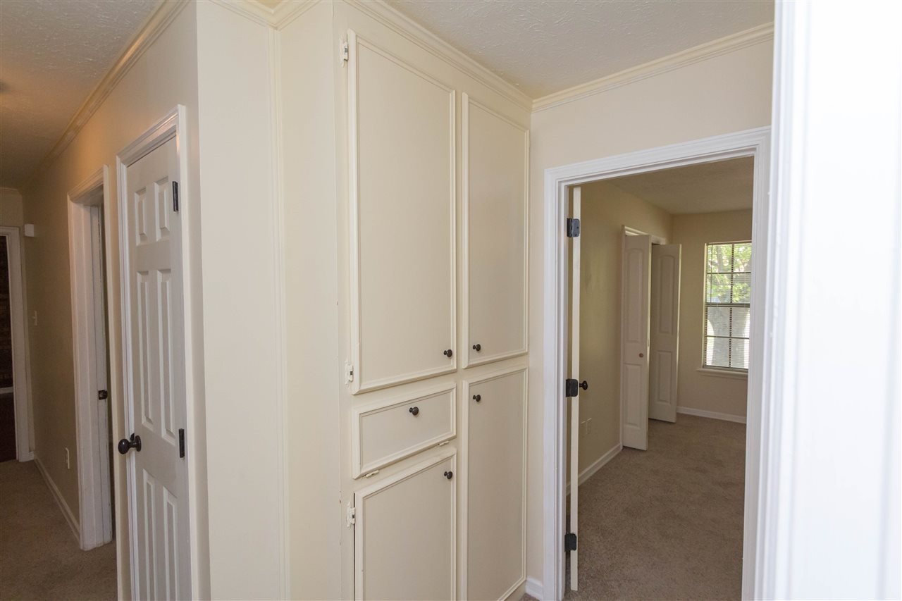 235 Walnut Ridge Street Ridgeland, MS 39157 - Photo 27 of 35 Hall to the other bedroom