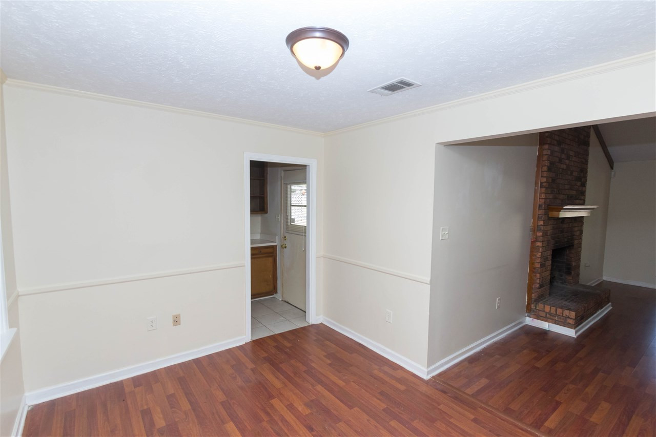 235 Walnut Ridge Street Ridgeland, MS 39157 - Photo 9 of 35 Dining area is just off the living room.