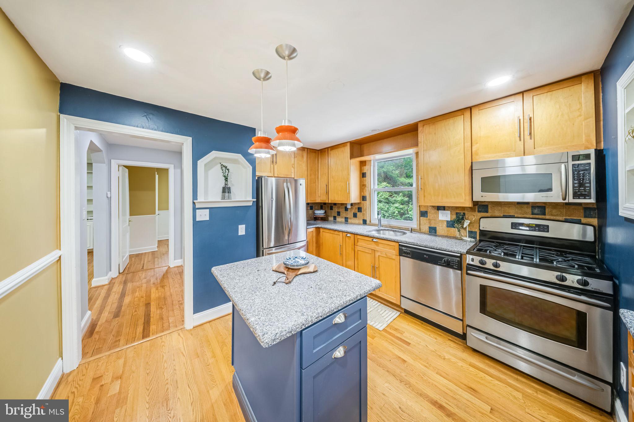 9920 Capitol View Avenue Silver Spring, MD 20910 - Photo 8 of 45
