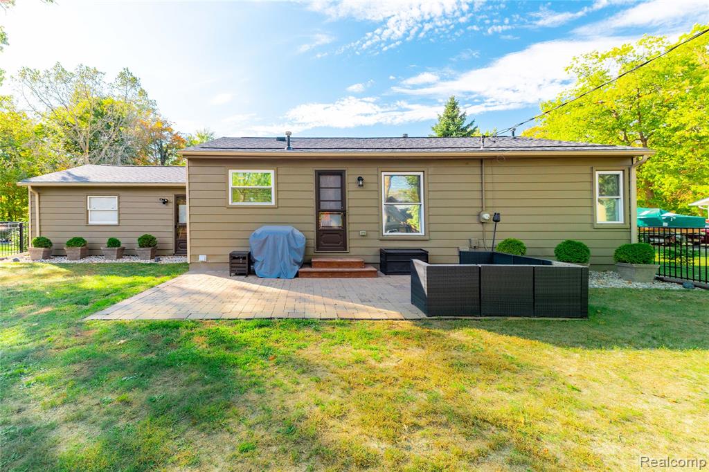 22205 Meridian Road Grosse Ile, MI 48138 - Photo 32 of 42 Gallery Image 32