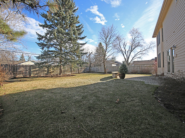 527 Ranch Road Wheaton, IL 60187 - Photo 25 of 25 a view of outdoor space yard and green space