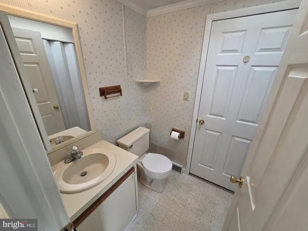 $135,000 | 24 Shagbark Court East, Lansdale, PA 19446