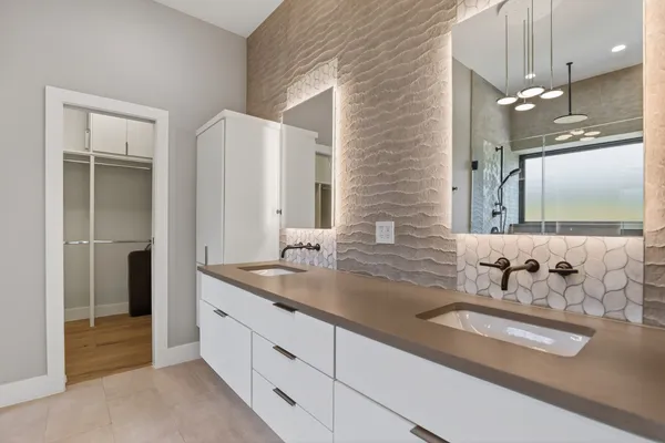 $3,150,000 | 3206 Thousand Oaks Drive, Austin, TX 78746