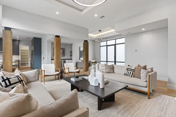 $3,150,000 | 3206 Thousand Oaks Drive, Austin, TX 78746