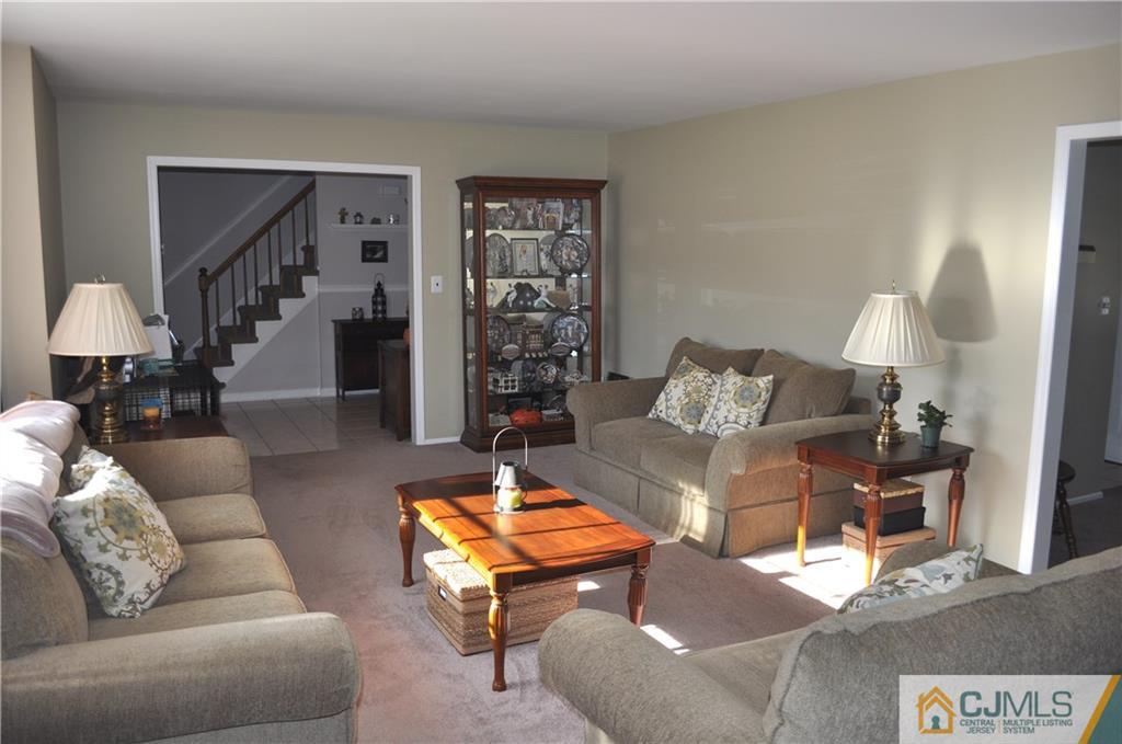 14 Oak Tree Road Monmouth Junction, NJ 08852 - Photo 4 of 25 Gallery Image 4