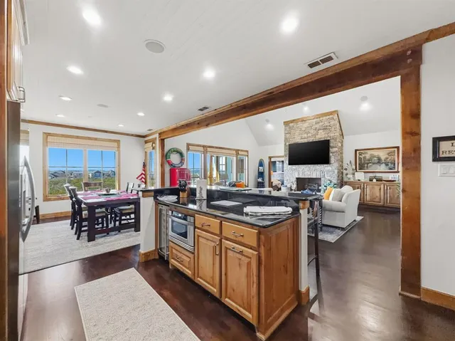 $589,000 | 2033 Harbor Way, Unit 302, Graford, TX 76449