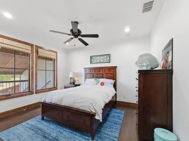 $589,000 | 2033 Harbor Way, Unit 302, Graford, TX 76449