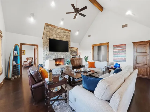 $589,000 | 2033 Harbor Way, Unit 302, Graford, TX 76449