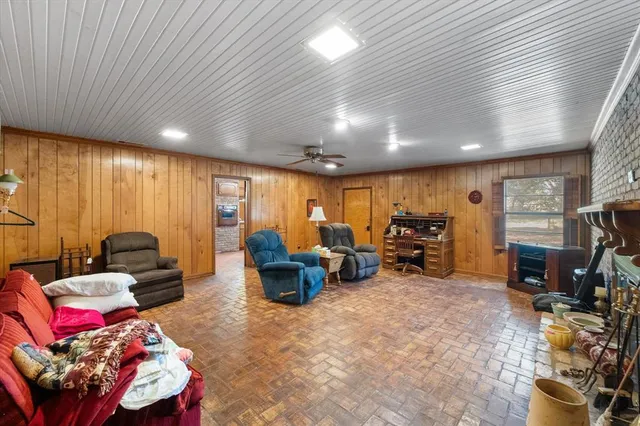 $215,000 | 409 Overlook Drive North, Kerens, TX 75144