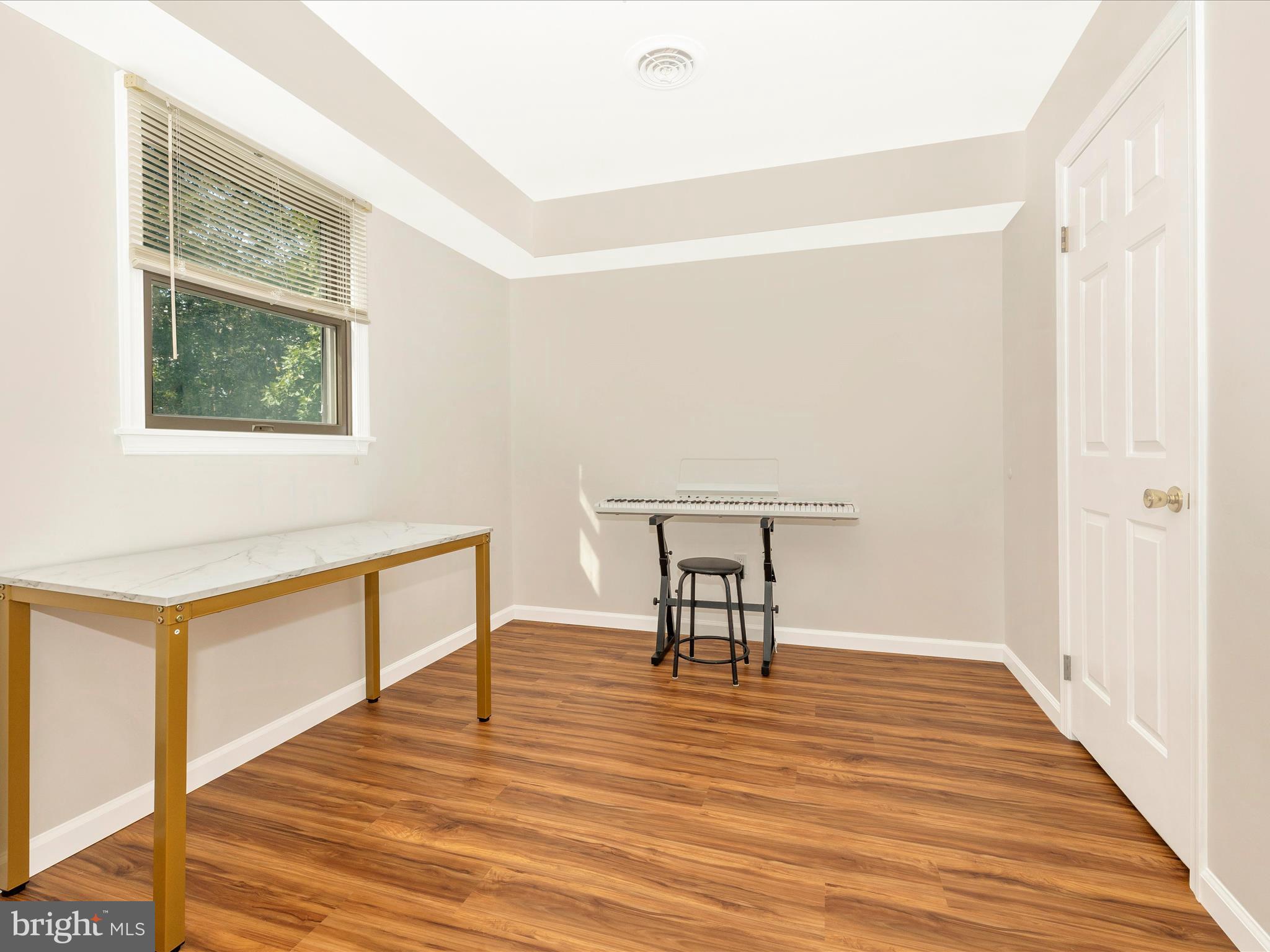 203 Sunset Avenue Mount Airy, MD 21771 - Photo 37 of 57 Office/Bedroom 4