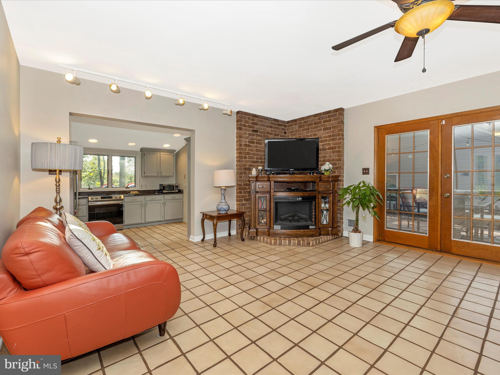 203 Sunset Avenue Mount Airy, MD 21771 - Photo 7 of 57 Great Room off Foyer