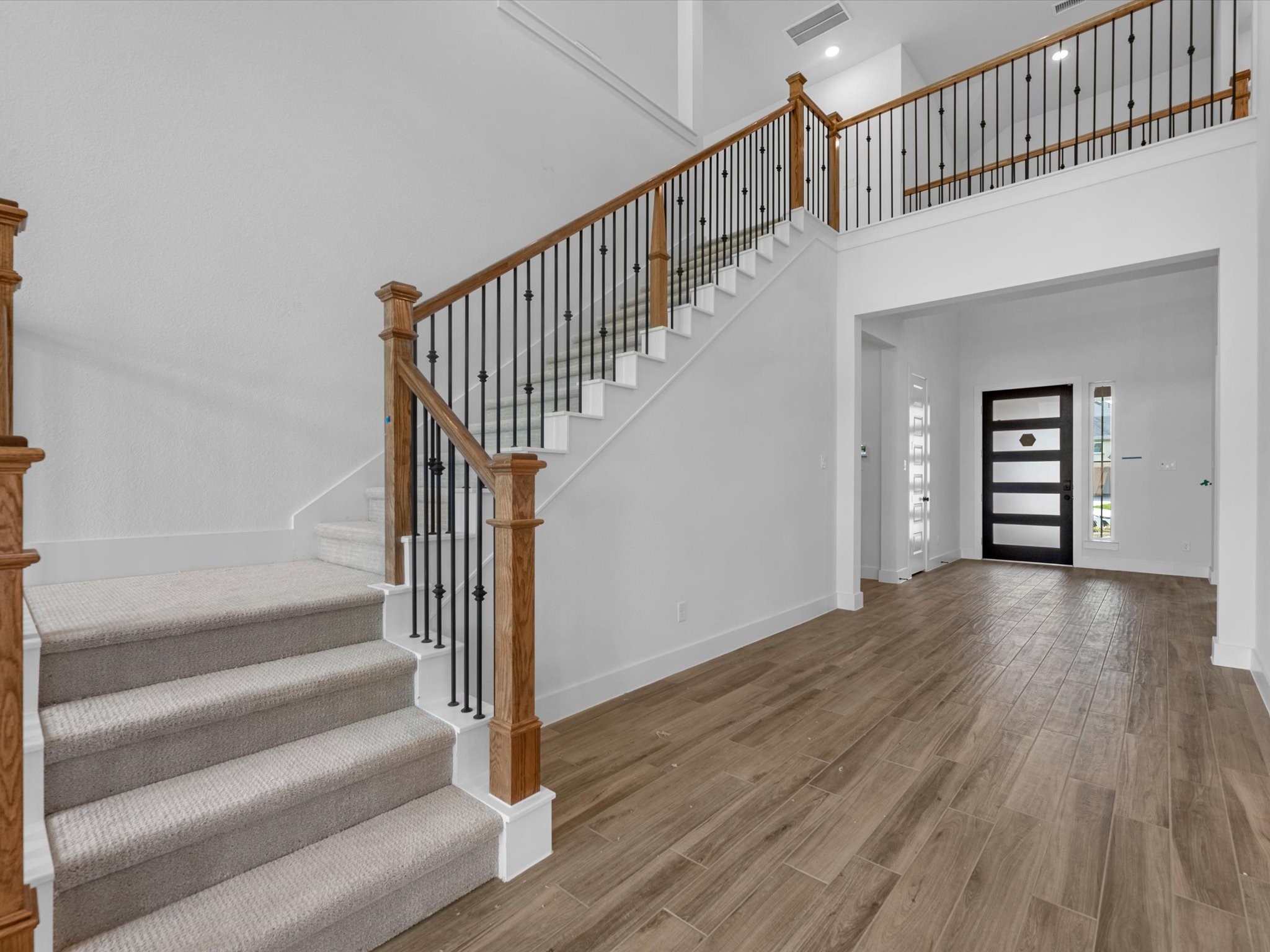 2718 Goodman Ridge Drive Rosharon, TX 77583 - Photo 8 of 40