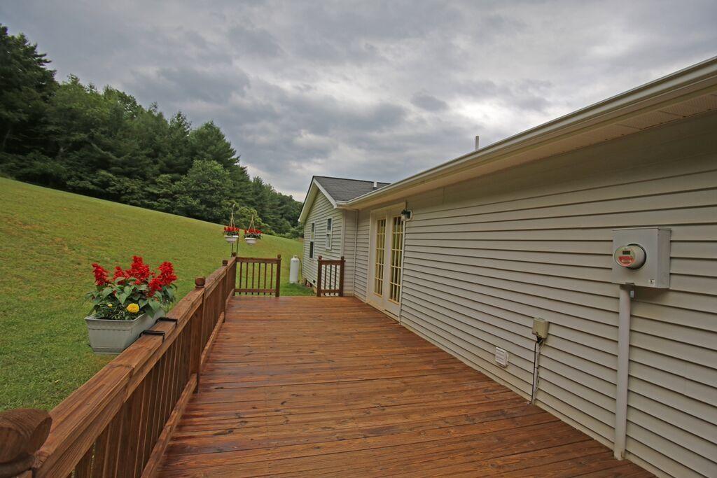 1059 Conner Grove Road Southwest Willis, VA 24380 - Photo 3 of 19 IS1fciuwhydlbr1000000000