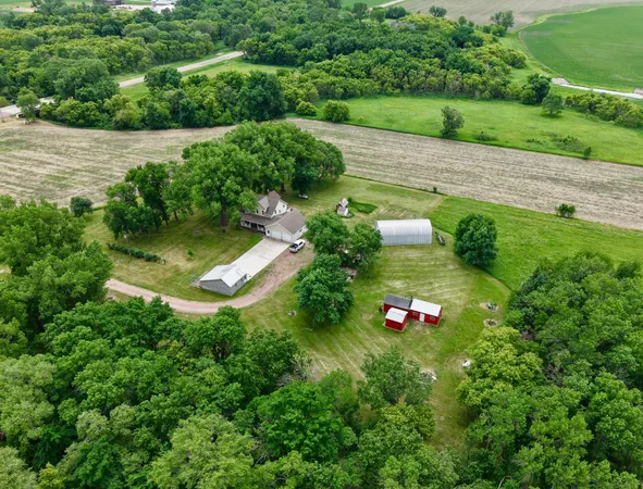 $395,000 | 11584 County Highway, Revere, MN 56166