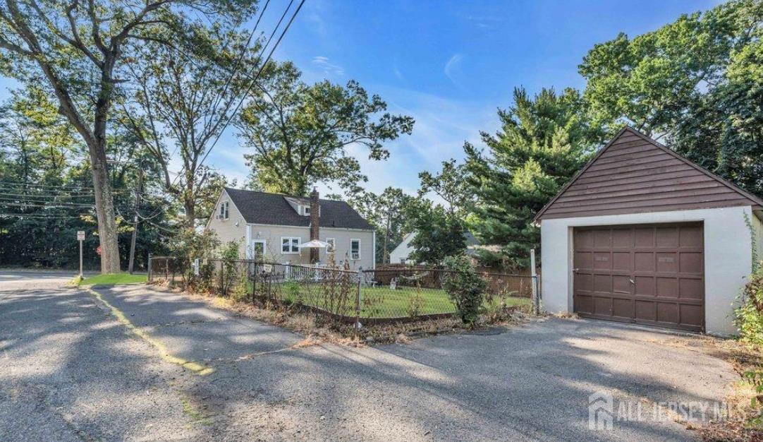 402 Ryders Lane East Brunswick, NJ 08816 - Photo 4 of 27