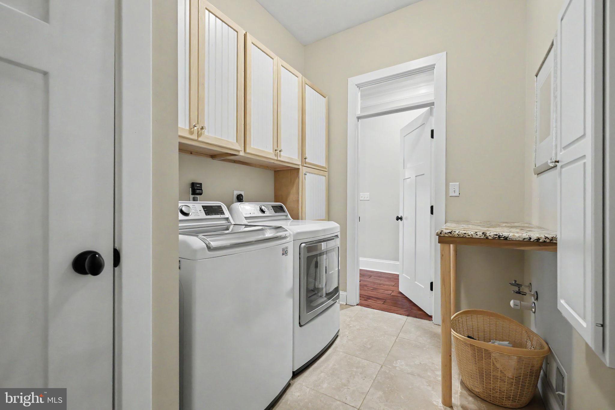 16081 Purcellville Road Purcellville, VA 20132 - Photo 43 of 117 Main Level Laundry