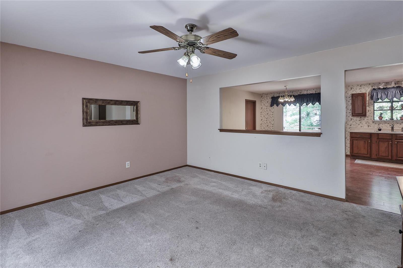 1013 Pasture Ridge Drive St. Peters, MO 63376 - Photo 2 of 15