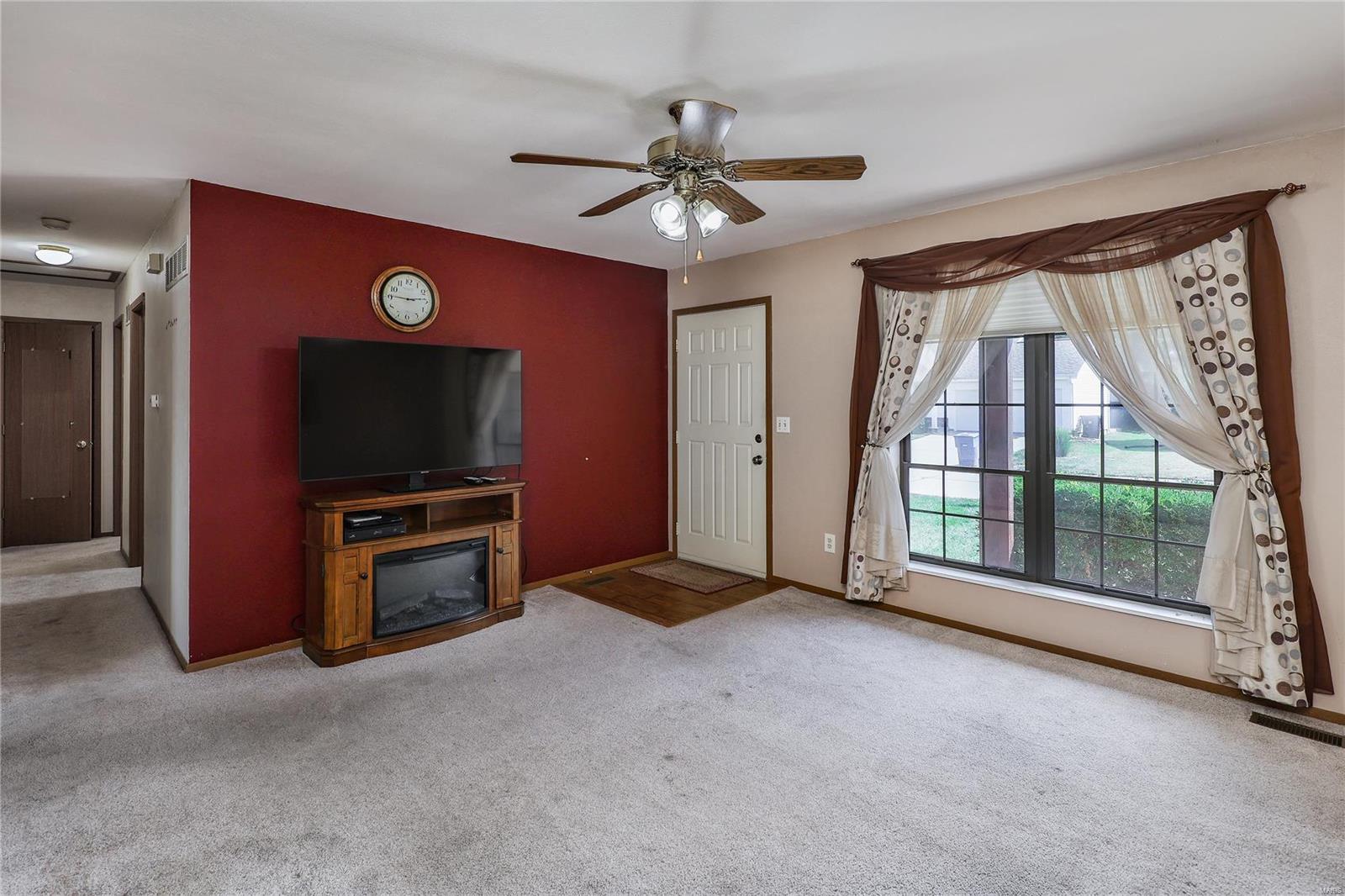 1013 Pasture Ridge Drive St. Peters, MO 63376 - Photo 4 of 15