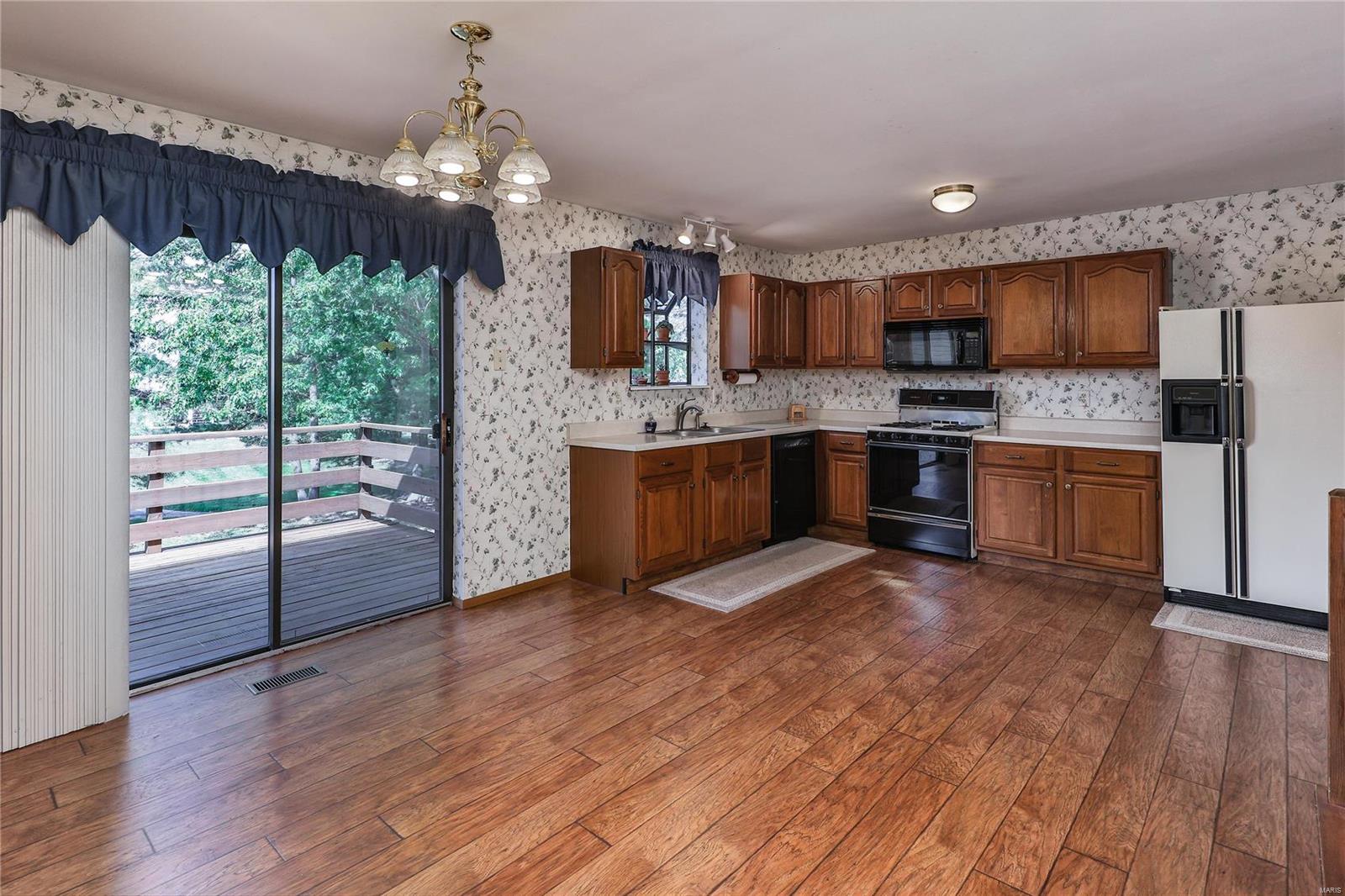 1013 Pasture Ridge Drive St. Peters, MO 63376 - Photo 6 of 15