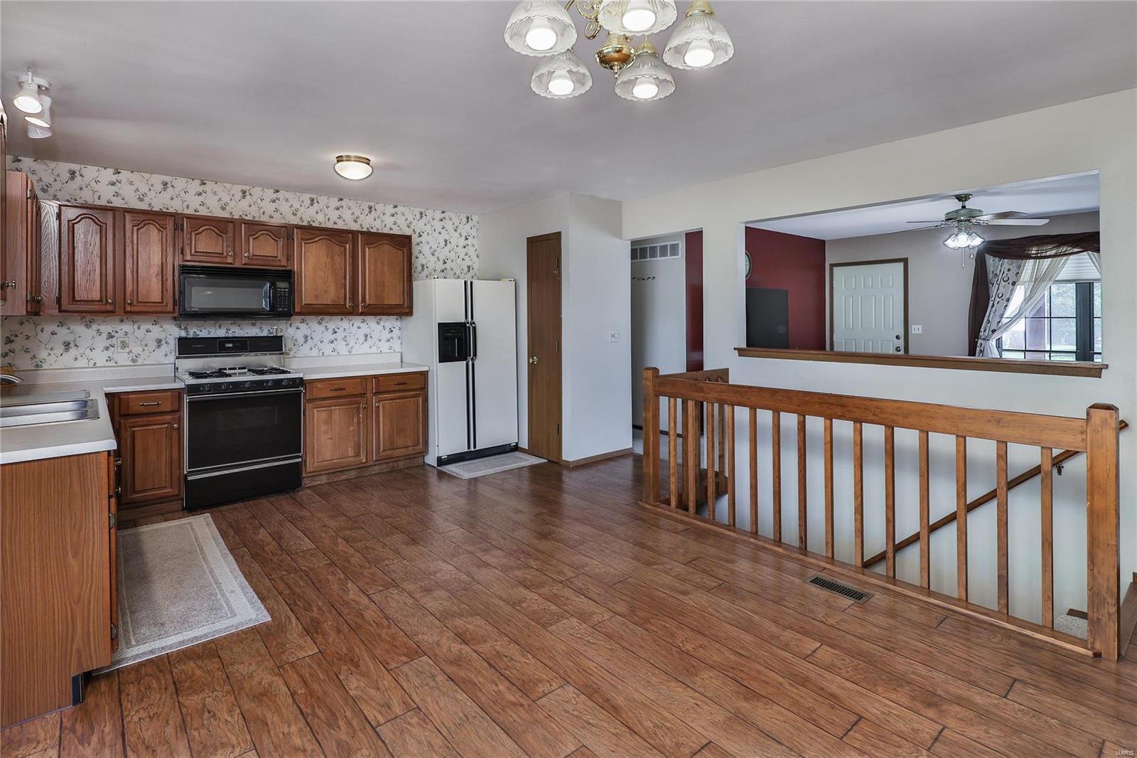 1013 Pasture Ridge Drive St. Peters, MO 63376 - Photo 7 of 15