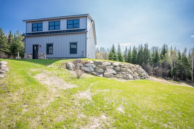 $1,300,000 | 40 Spring Street, Rangeley, ME 04970