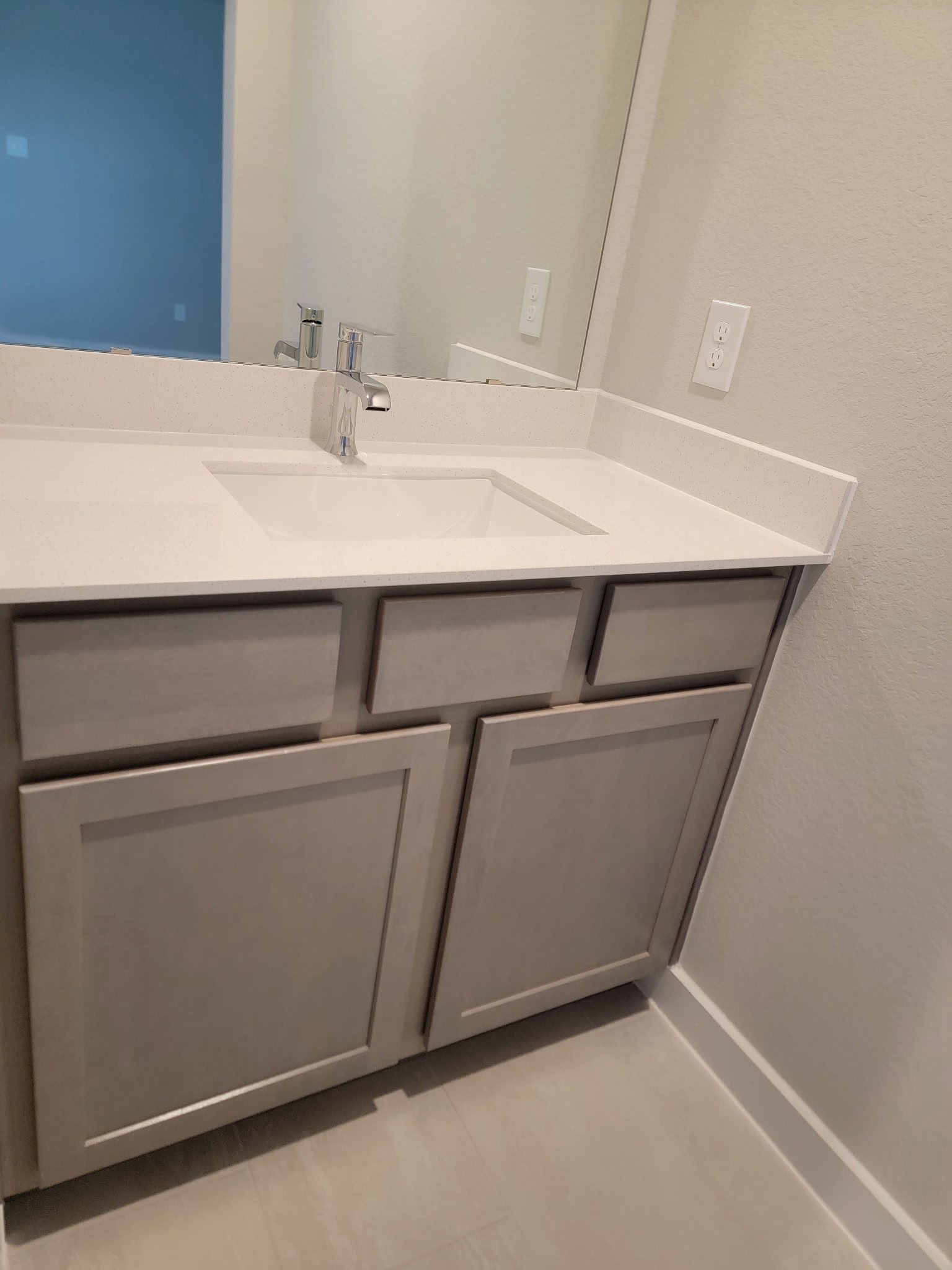 3130 Boulder Ridge Drive Rosenberg, TX 77471 - Photo 19 of 32 THIRD BATHROOM