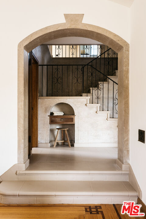 3681 Fairland Boulevard View Park, CA 90043 - Photo 13 of 54 a view of entryway with a front door