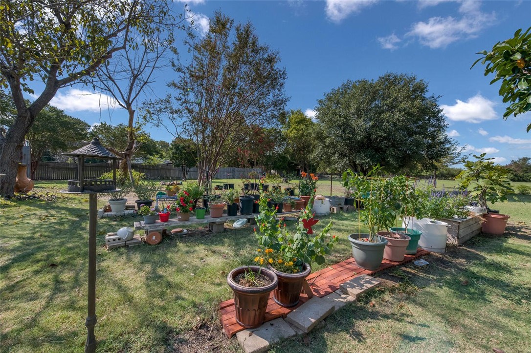 901 South Old Robinson Road Robinson, TX 76706 - Photo 26 of 55 a view of a room with sitting area and garden