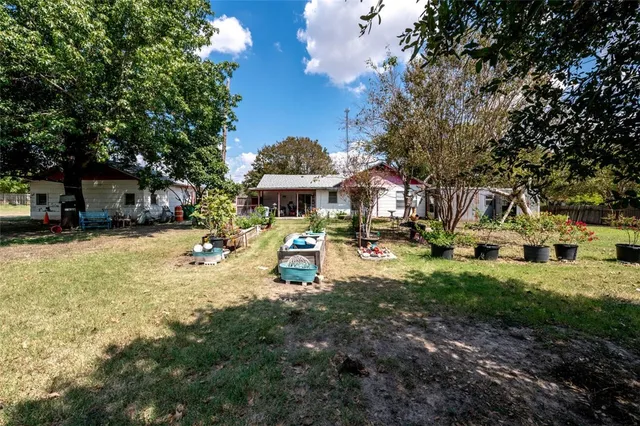 $369,900 | 901 South Old Robinson Road, Robinson, TX 76706