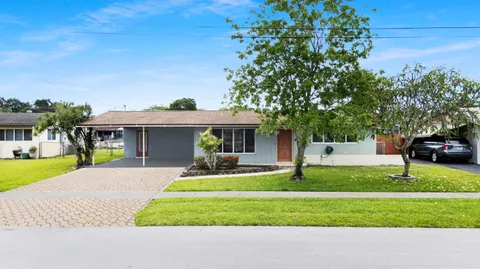 $750,000 | 1340 Southwest 56th Avenue, Plantation, FL 33317