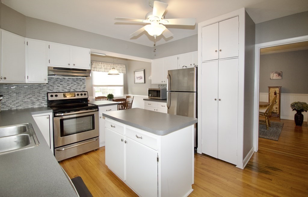 63 Gillette Avenue Springfield, MA 01118 - Photo 12 of 29 Gallery Image 12