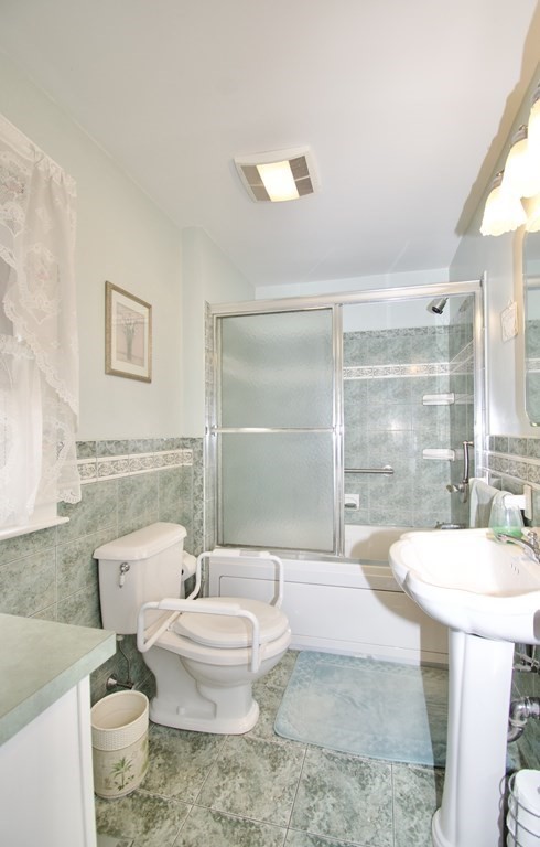63 Gillette Avenue Springfield, MA 01118 - Photo 24 of 29 Gallery Image 24