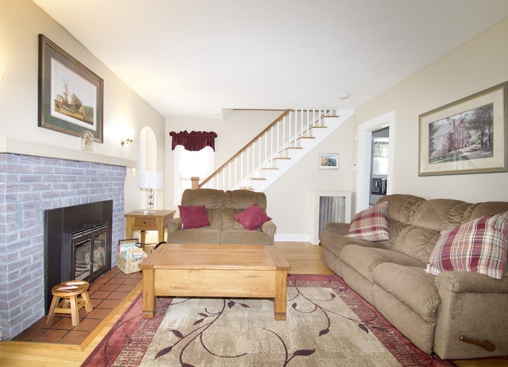 63 Gillette Avenue Springfield, MA 01118 - Photo 5 of 29 Gallery Image 5