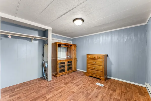 $48,000 | 205 Railroad, New Boston, IL 61272