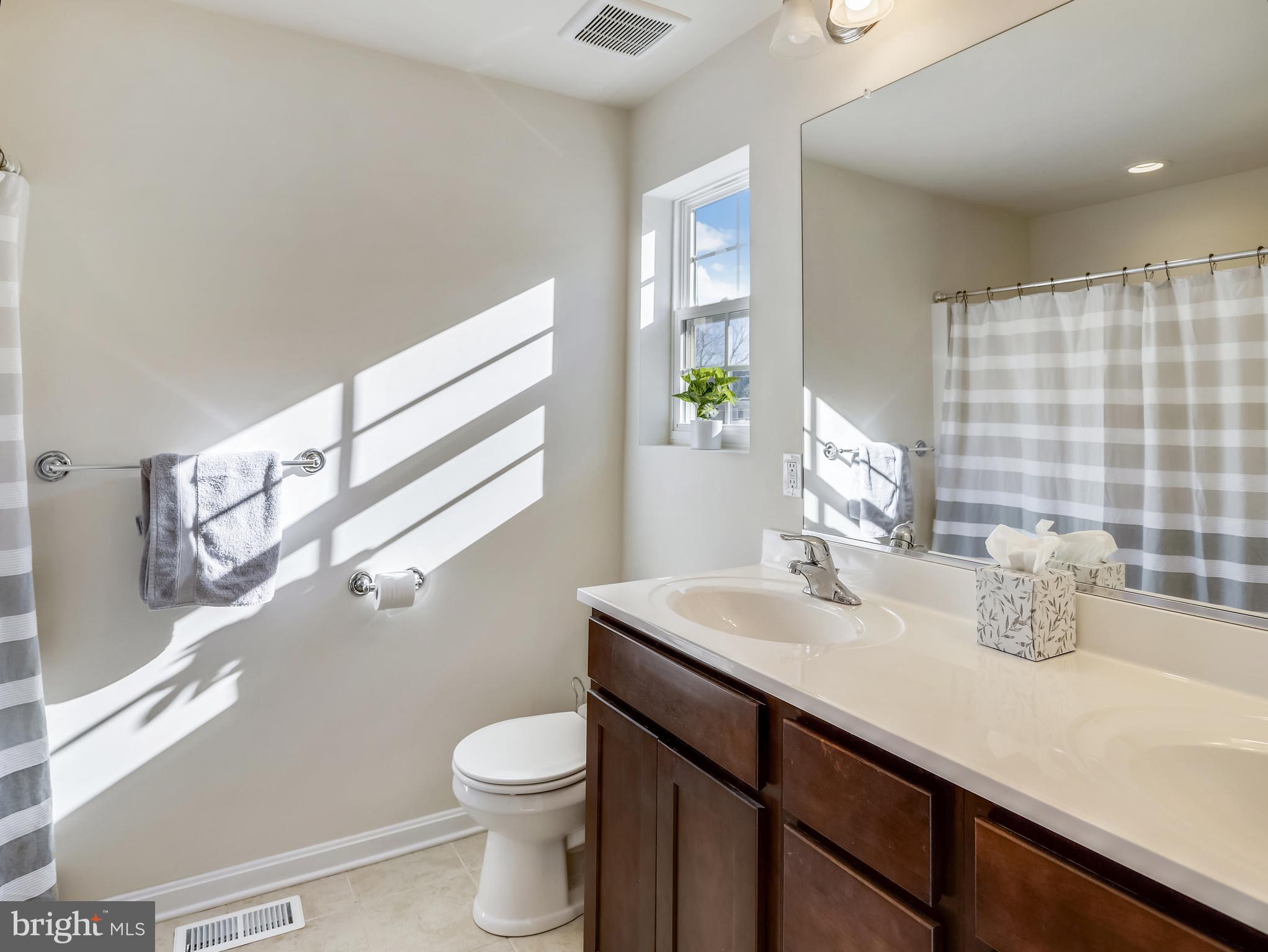 5954 Tyler Road Deale, MD 20751 - Photo 14 of 44 Owners bath