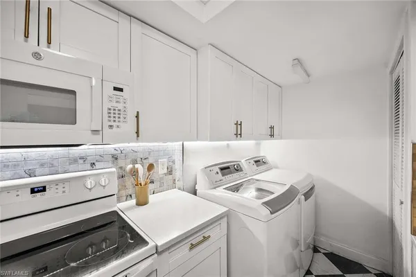 $1,675 | 3625 Boca Ciega Drive, Unit 307, Naples, FL 34112