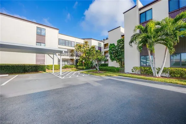 $1,675 | 3625 Boca Ciega Drive, Unit 307, Naples, FL 34112
