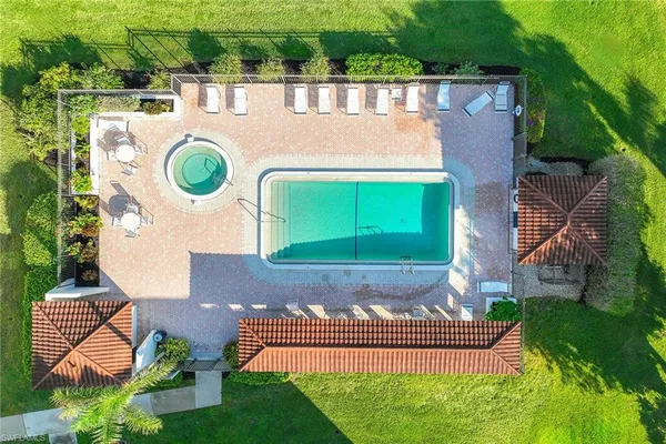 $1,675 | 3625 Boca Ciega Drive, Unit 307, Naples, FL 34112