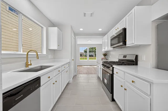 $2,000 | 19515 Fletcher Way Drive, Houston, TX 77073