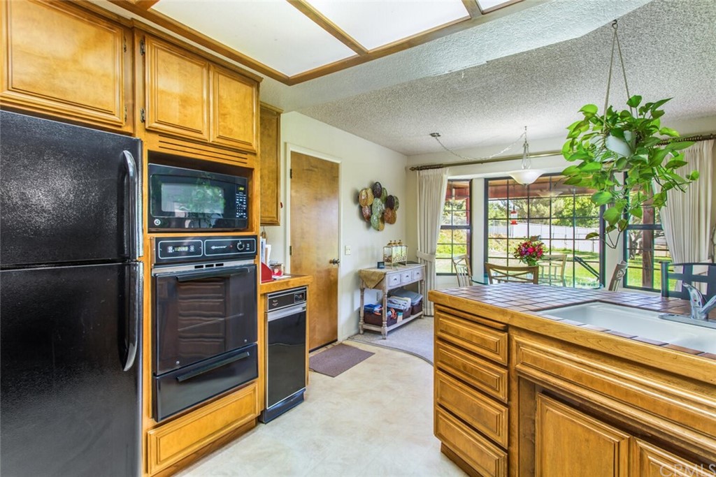 4442 Mockingbird Lane Banning, CA 92220 - Photo 17 of 33