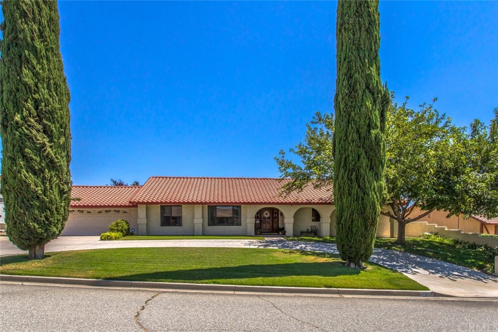 4442 Mockingbird Lane Banning, CA 92220 - Photo 3 of 33