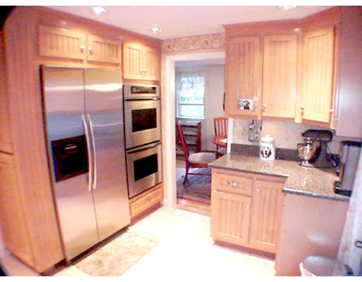 34 Southgate Road Franklin, MA 02038 - Photo 4 of 15 Gallery Image 4
