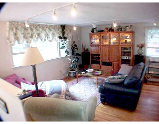 34 Southgate Road Franklin, MA 02038 - Photo 5 of 15 Gallery Image 5